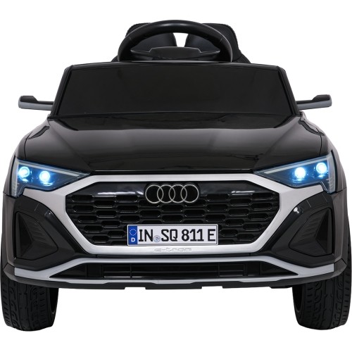 Pojazd elektryczny Audi SQ8, czarny