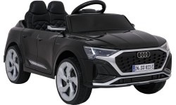 Pojazd elektryczny Audi SQ8, czarny