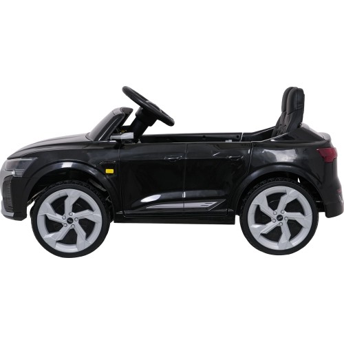 Pojazd elektryczny Audi SQ8, czarny