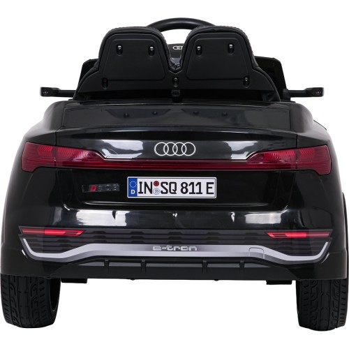 Pojazd elektryczny Audi SQ8, czarny