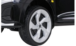 Pojazd elektryczny Audi SQ8, czarny