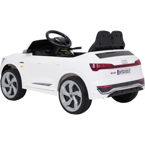 Pojazd elektryczny dla dzieci Audi SQ8, biały