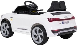 Pojazd elektryczny dla dzieci Audi SQ8, biały