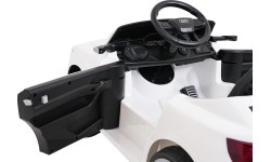 Pojazd elektryczny dla dzieci Audi SQ8, biały