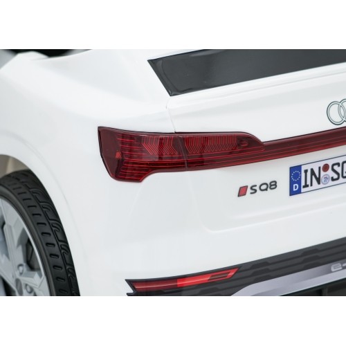 Pojazd elektryczny dla dzieci Audi SQ8, biały