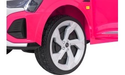 Pojazd elektryczny dla dzieci Audi SQ8, różowy