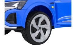 Pojazd elektryczny Audi SQ8, niebieski