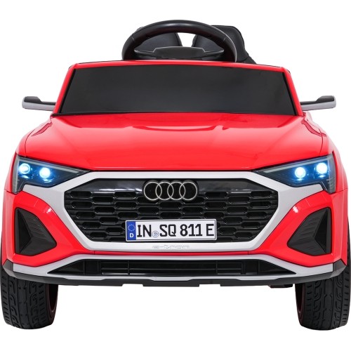 Pojazd elektryczny Audi SQ8, czerwony