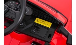 Pojazd elektryczny Audi SQ8, czerwony