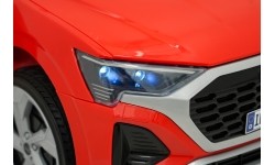 Pojazd elektryczny Audi SQ8, czerwony