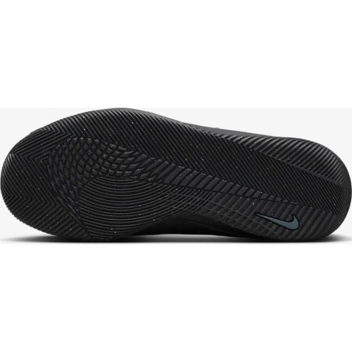 Buty piłkarskie młodzieżowe Nike Jr Phantom GX 2 Club IC czarne FJ2606 002