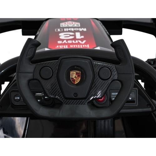 Pojazd elektryczny Porsche Formula E, czerwony