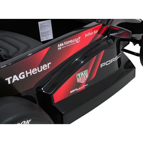 Pojazd elektryczny Porsche Formula E, czerwony