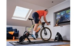 Treniruoklis Wahoo KICKR Core 2 + Zwift Cog/Click