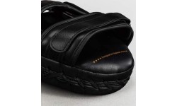 Venum Light Focus Mitts - Black/Gold (Pair)