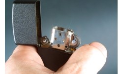 Zapalniczka benzynowa Zippo