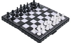Magnetyczna gra planszowa w szachy