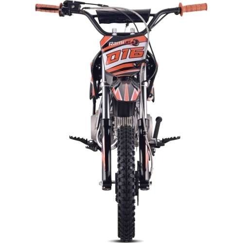 Kopia pojazdu PANTHER 110CC z zielonym silnikiem spalinowym