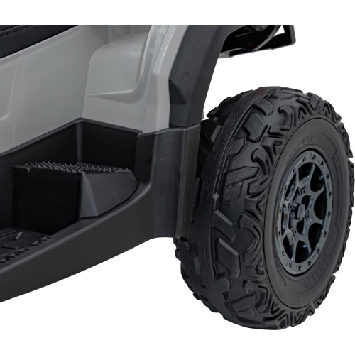 Quad Can Am Outlander ATV z pilotem, szary
