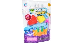 Blue kinetic sand with 5 castle-shaped moulds